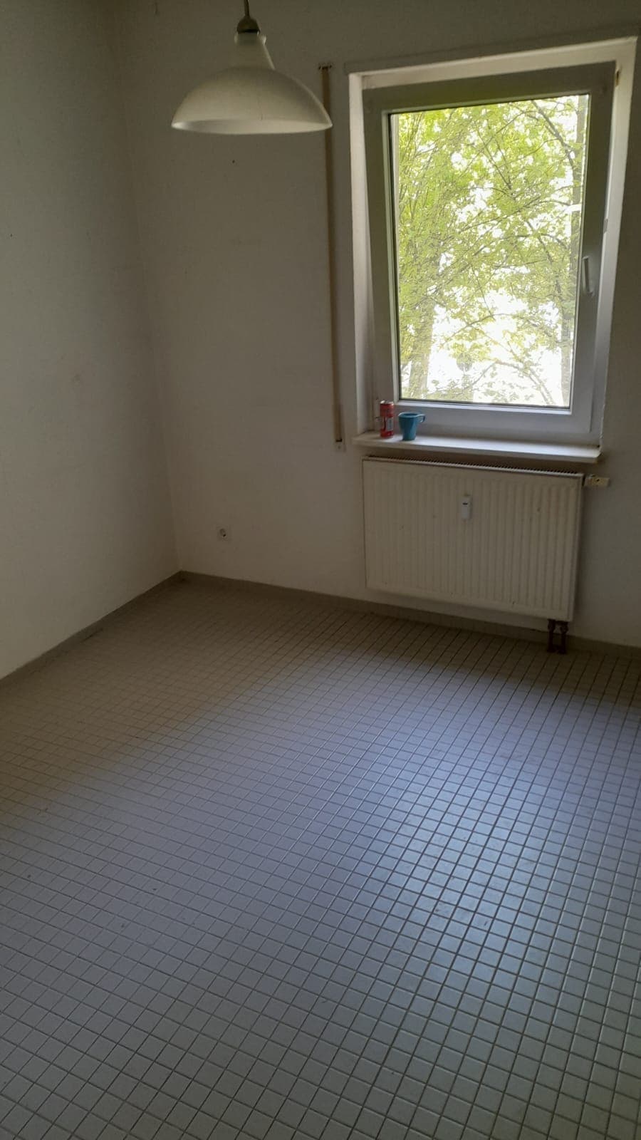 Fertig renoviertes, besenreines Zimmer im Raum Karlsruhe