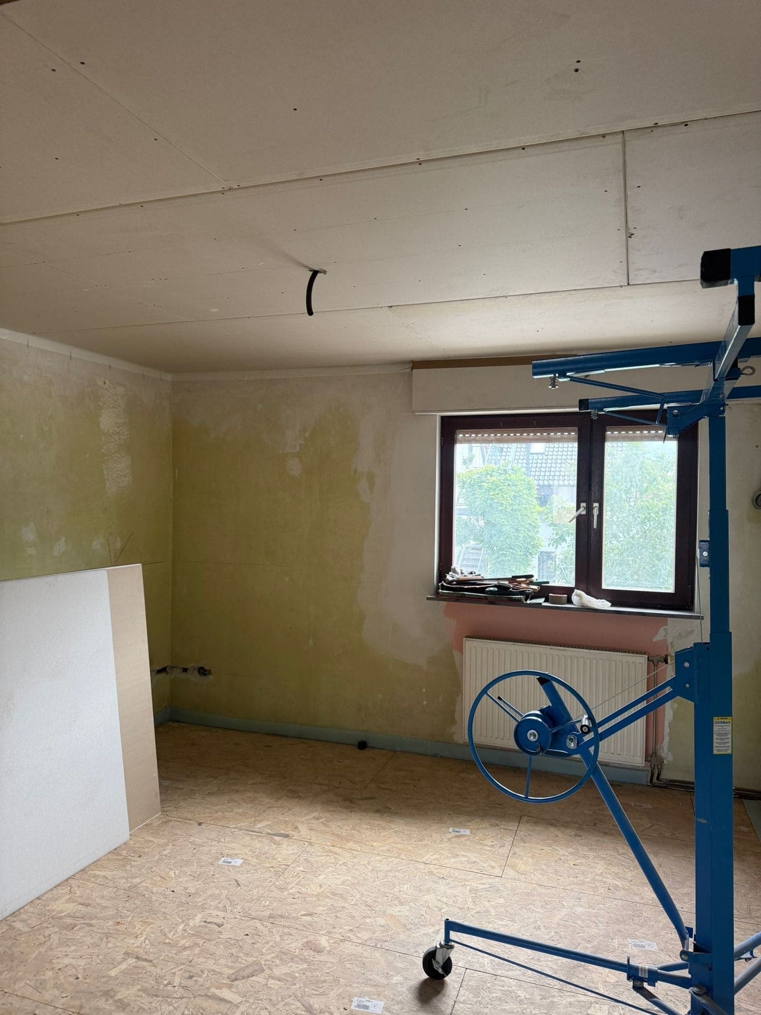 Zimmer vor der Renovierung im Raum Karlsruhe